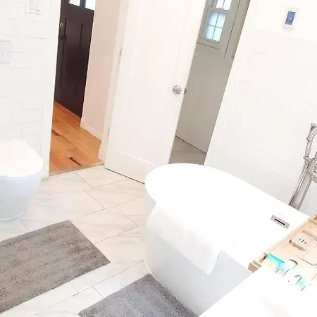 Gorgeous Victorian House!! Entire In Sam's New York