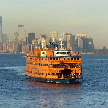 Private Bedroom Near The Free Ferry Boat! * New York