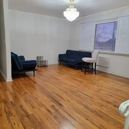 Private Near Ferry And Park Apartment