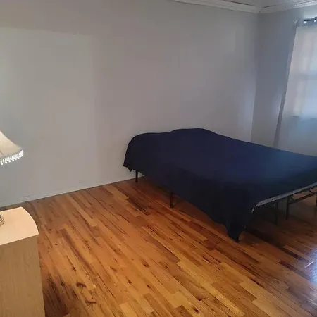 Private Near Ferry And Park Apartment