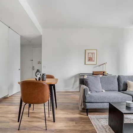 Midtown 1br W Doorman Gym Wd Nr Rock Center Nyc-1130 Apartment