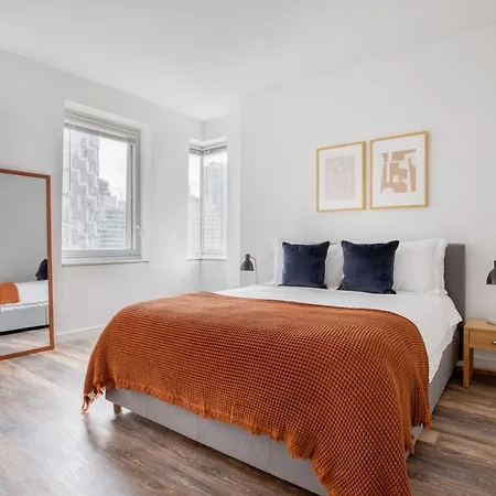 Midtown 1br W Doorman Gym Wd Nr Rock Center Nyc-1130