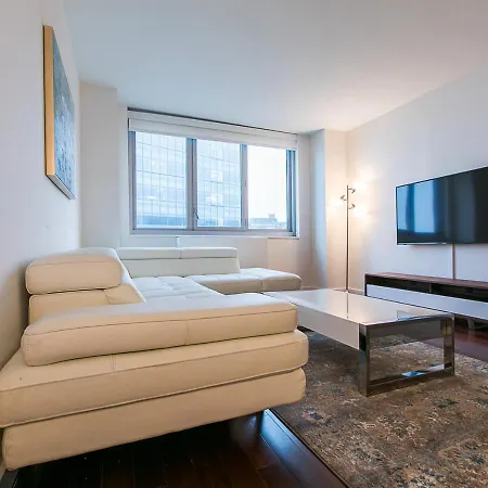 One Bed One Bath At Midtown East Apartment *