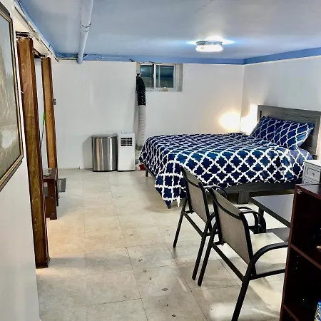 Lga Airport Near, Walk In Bsmt In A Private House! Apartment New York
