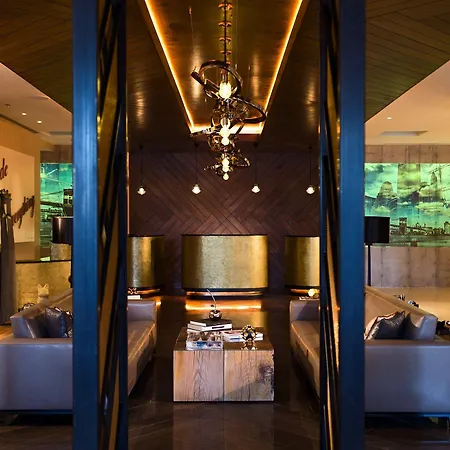 Renaissance Midtown Hotel 4*