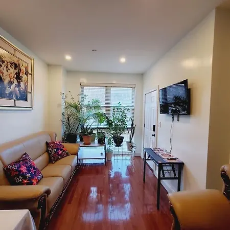 Beautiful Bedroom In A Private With Access To Patio Apartment *