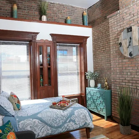 The Harlem Pearl Apartment