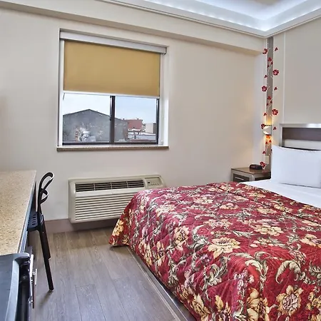 Brooklyn Motor Hotel 2*