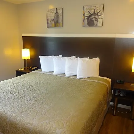 Super 8 By Wyndham Brooklyn / Park Slope New York