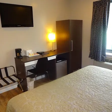 Hotel Super 8 By Wyndham Brooklyn / Park Slope 3*