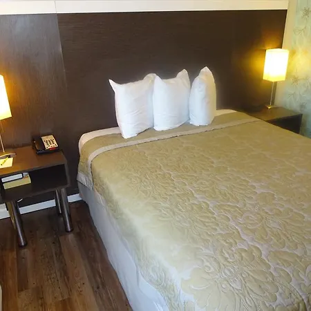 Super 8 By Wyndham Brooklyn / Park Slope 3*