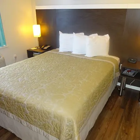 Super 8 By Wyndham Brooklyn / Park Slope Hotel 3*