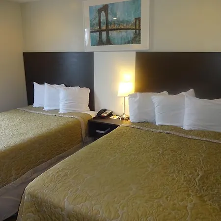 Super 8 By Wyndham Brooklyn / Park Slope Hotel