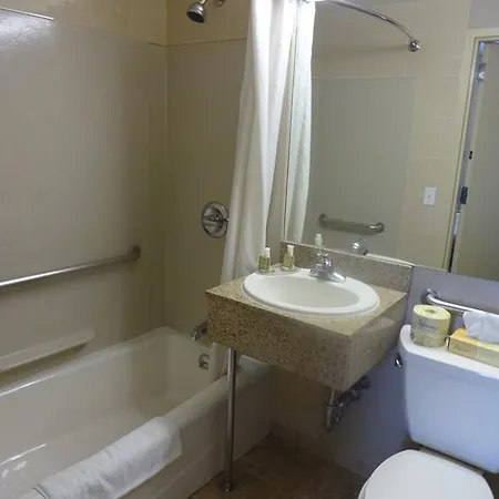 Super 8 By Wyndham Brooklyn / Park Slope Hotel 3*