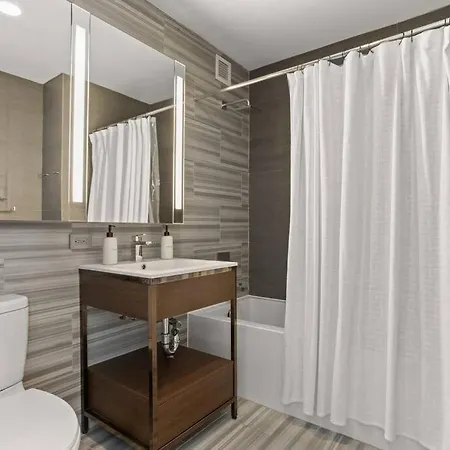 Apartment Stunning By Time Square & Hudson Yards *