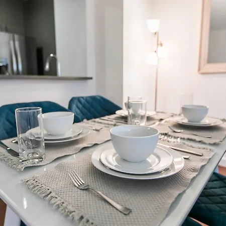 One Bed One Bath At Midtown East Apartment