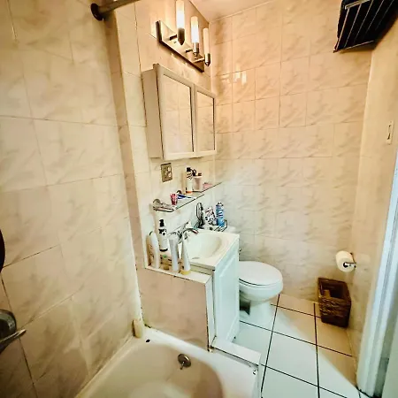 Apartment Sunlit Three-bedroom In The Vibrant Soho Neighborhood *