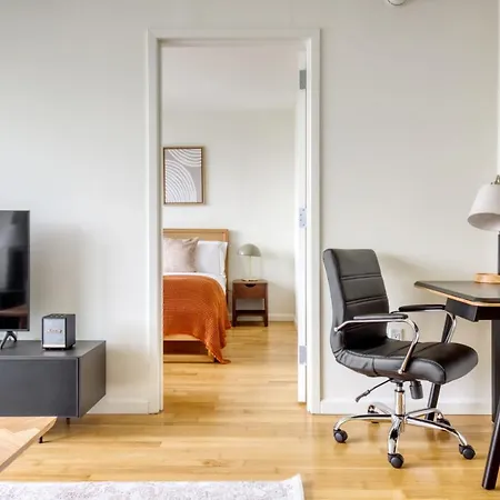 Lic 1br W Wd Elevator Doorman Nr E River Nyc-850 Apartment New York
