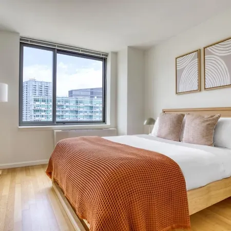 Apartment Lic 1br W Wd Elevator Doorman Nr E River Nyc-850 New York