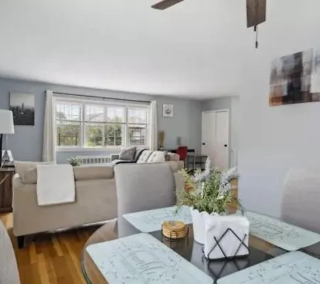 Rockaway 3 Bedroom By The Sea. Holiday home *