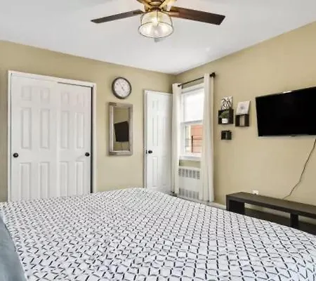 Rockaway 3 Bedroom By The Sea. Holiday home *