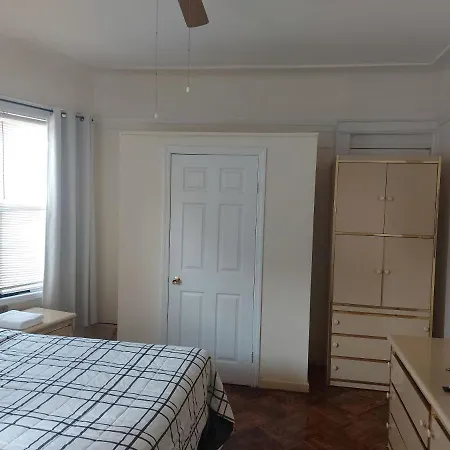 Homestay Crsytal Chateau New York