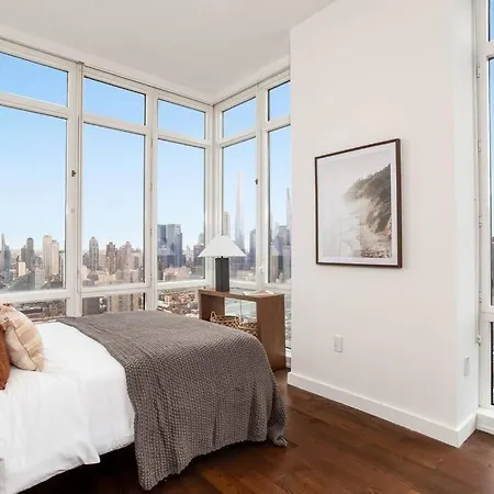 Lux Apt Bytime Sq & Hundson Yard Apartment New York