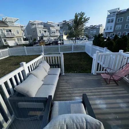 Holiday home Beach House In Heart Of Nyc New York