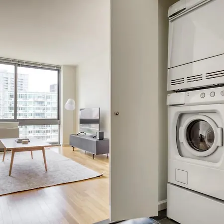 Lic 1br W Wd Elevator Doorman Nr E River Nyc-850 Apartment New York