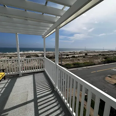 Beach House In Heart Of Nyc * New York