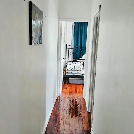 Sunlit Three-bedroom In The Vibrant Soho Neighborhood New York