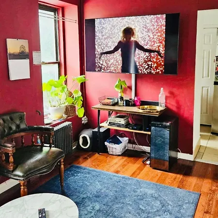 Sunlit Three-bedroom In The Vibrant Soho Neighborhood Apartment New York