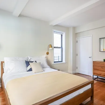 Ues 2br Windoor Pool Doorman Views Nyc-243 Apartment