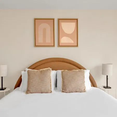 Apartment Ues 2br W Dm Elevator Gym Nr Central Park Nyc-917