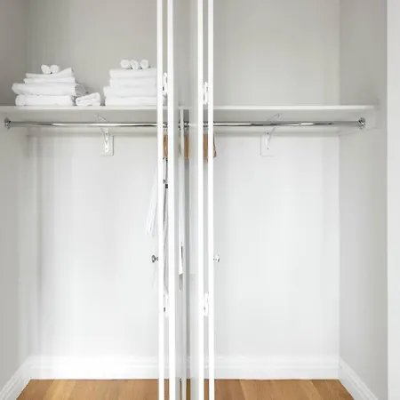 Midtown 2br W Pool Gym Roof Nr Subway Nyc-385