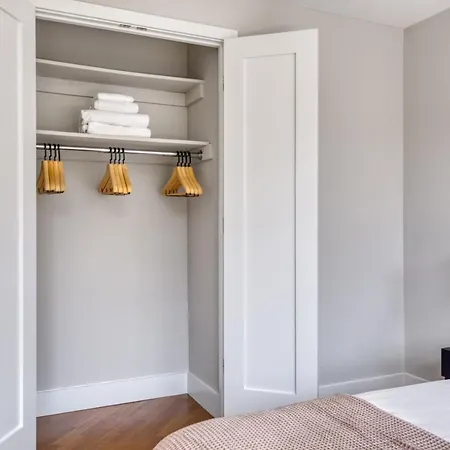 Ues 2br W Dm Elevator Gym Nr Park Nyc-918 New York
