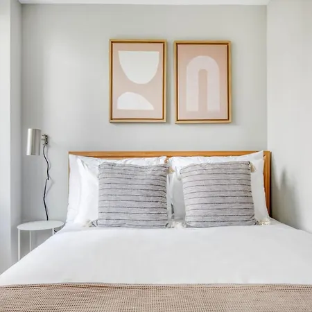 Kips Bay 2br W Doorman Gym Nr 5th Av Shops Nyc-654