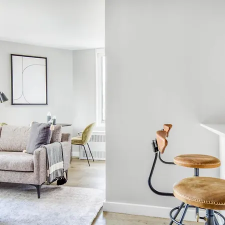 Kips Bay 2br W Doorman Gym Nr 5th Av Shops Nyc-654