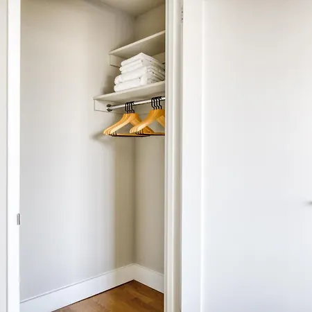 Apartment Ues 2br W Dm Elevator Gym Nr Park Nyc-918 New York