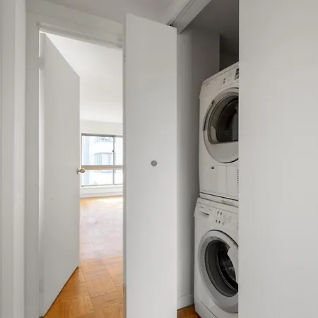 Midtown E 2br W Doorman Wd Nr Park Nyc-440 Apartment *