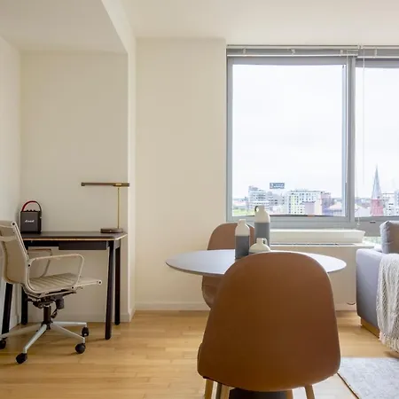 Lic 1br W Pool Gym Nr River Nyc-934 *