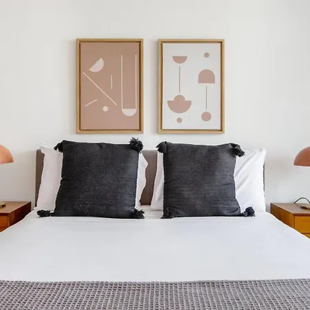 Apartment Ues 1br W Elevator Doorman Nr Park Nyc-1186 *