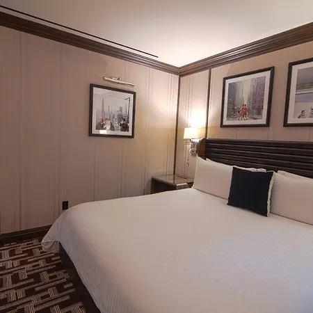 The Iroquois Times Square, A Small Luxury New York