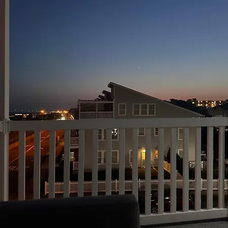 Holiday home Beach House In Heart Of Nyc *
