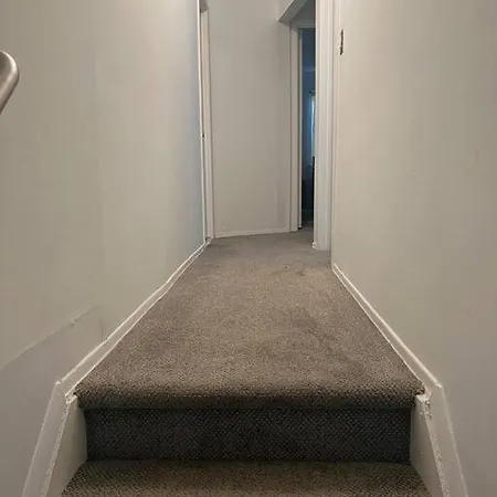 Cozy Lovely 2 Bedroom Apt, 5 Mins From Jfk Apartment