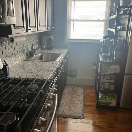 Cozy Lovely 2 Bedroom Apt, 5 Mins From Jfk Apartment *