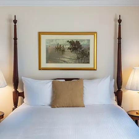Roger Smith Hotel