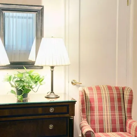 Hotel Roger Smith
