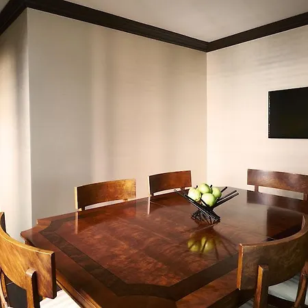 The Iroquois Times Square, A Small Luxury Hotel 5* New York