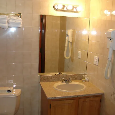 Super 8 By Wyndham Jamaica North Conduit Hotel